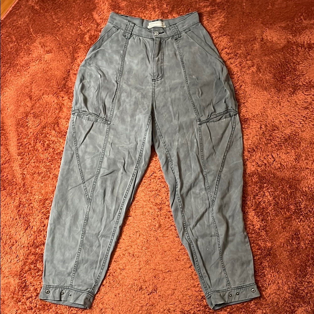 Women’s gray pants